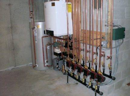 Rohrleitungsschema für indirekten Heizkessel + Regeln für die Installation und den Anschluss