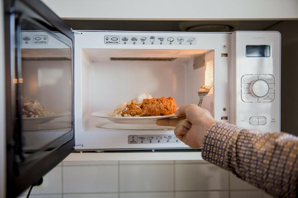 8 Dinge, die Sie nicht in die Mikrowelle stellen sollten (wenn Sie es nicht verderben wollen)