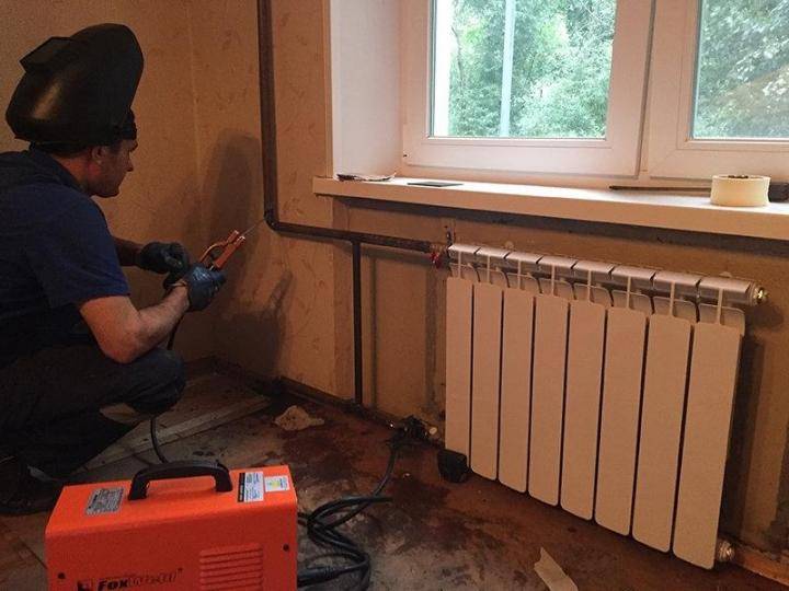 So ersetzen Sie Heizbatterien in einer Wohnung