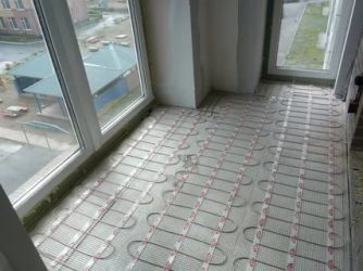 Wasserbeheizter Boden zum Selbermachen auf dem Balkon: Installation und Installation
