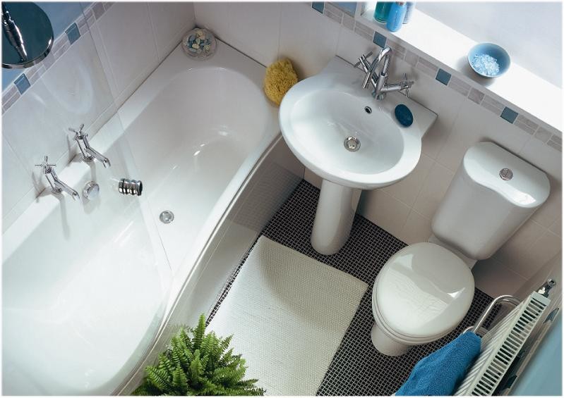 Auswahl einer Badewanne im Badezimmer (84 Fotos): Welche für einen kleinen und einen großen Raum, auf Beinen oder einer Badewannenkabine