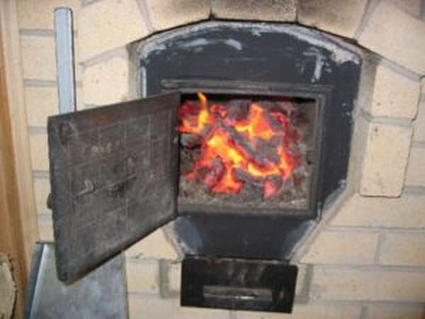 So heizen Sie den Ofen mit Holz im Bad und zu Hause: Schritt-für-Schritt-Anleitung von