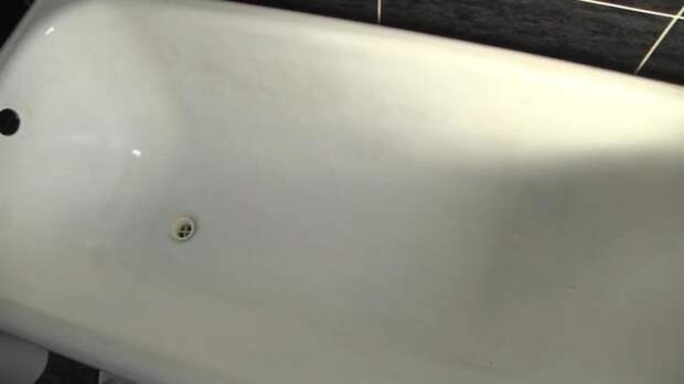 Badekarrestaurering med flydende akryl: gør-det-selv reparation af emaljebelægning