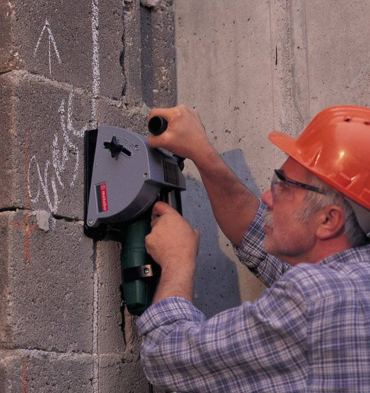 Hvordan og hvad man skal tappe en væg til ledninger: en guide til byggearbejdet