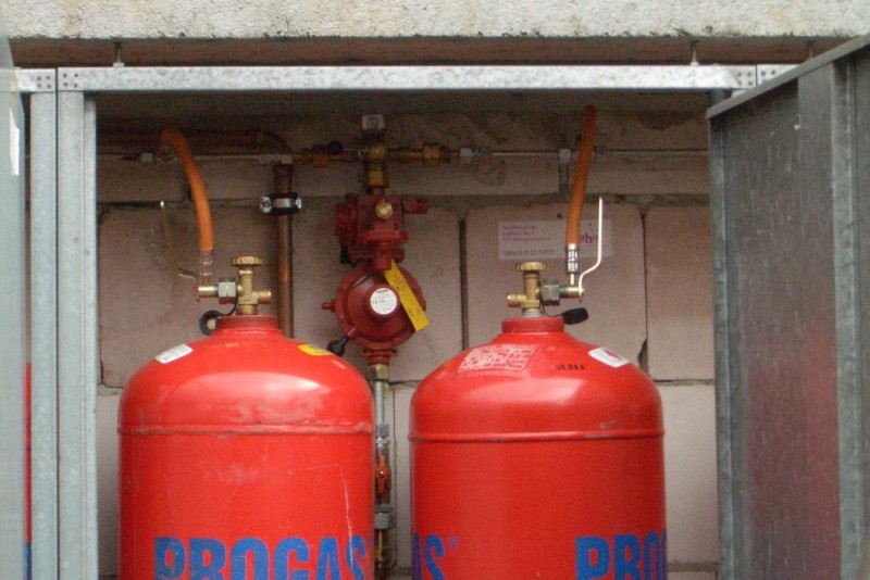 Hvor længe holder en gasflaske: Gasforbrugsberegning for typiske gasflasker
