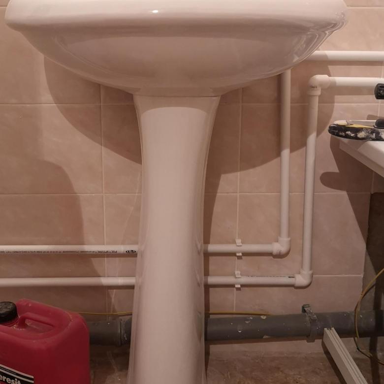 Installation des Waschbeckens