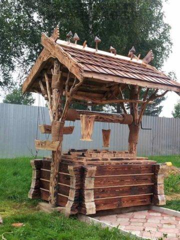 Beispiele für die Gestaltung von Landbrunnen