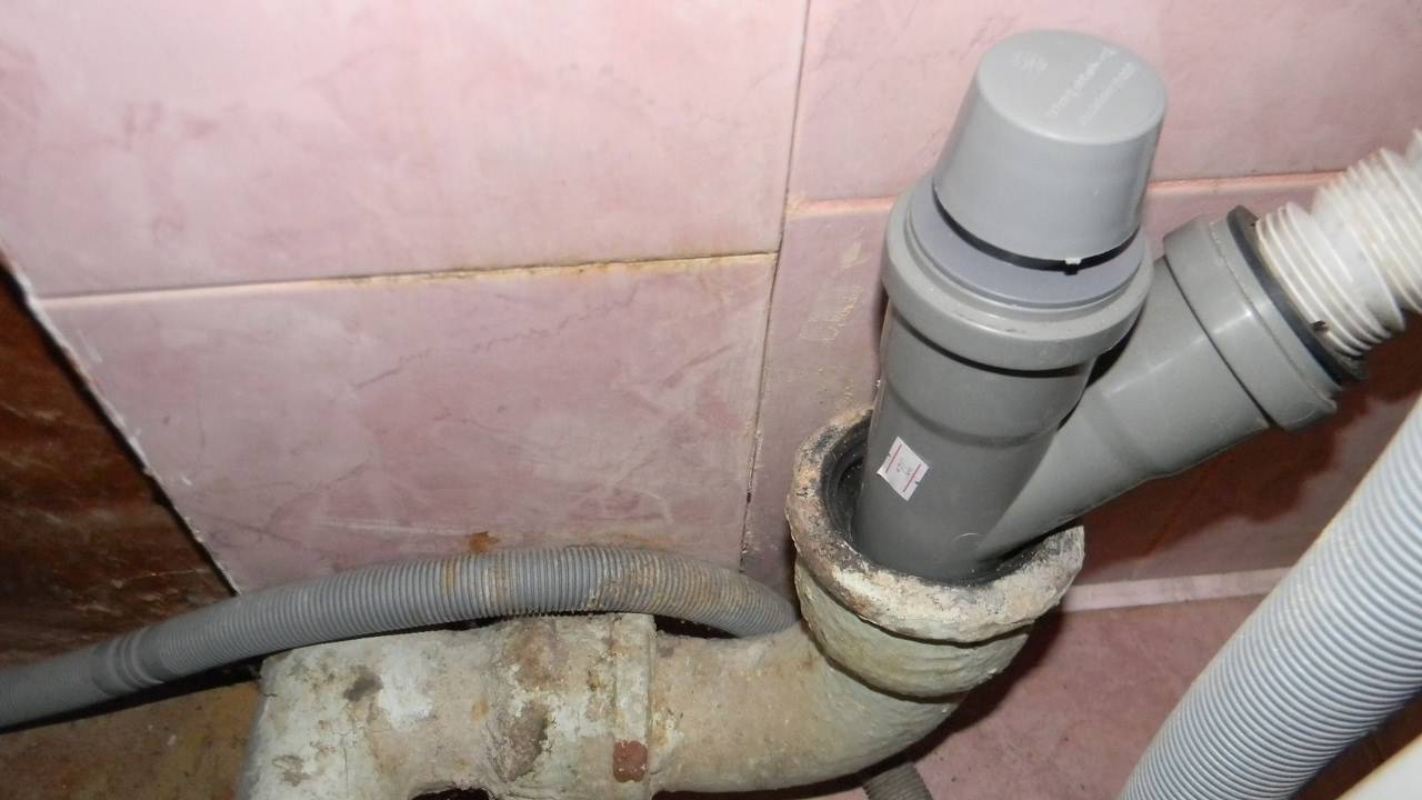 Vakuumventil für Abwasser: Das Funktionsprinzip und die Besonderheiten beim Einbau eines Lüfterventils