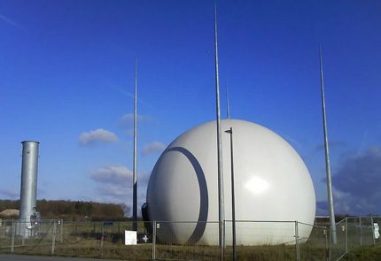 Installation und Installation eines Gastanks für ein Privathaus: Verfahren zur Planung und Durchführung von Installationsarbeiten