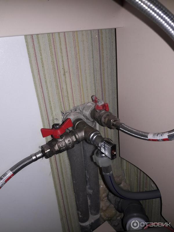 So schließen Sie eine Waschmaschine ohne Klempnerarbeiten an - Anleitung + Video
