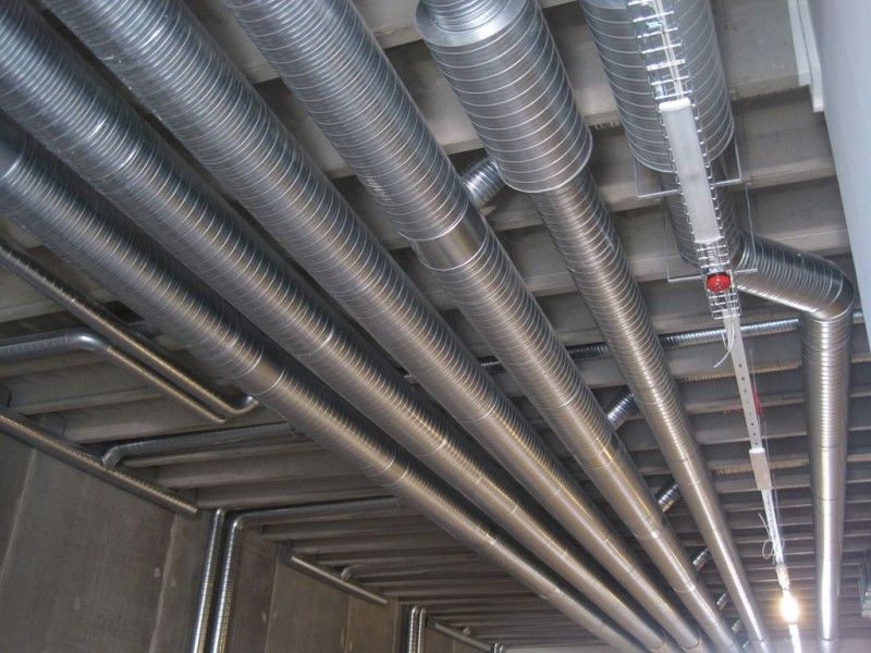 Brandsikkerhed af ventilationskamre: regler og regler for udstyr til særlige lokaler