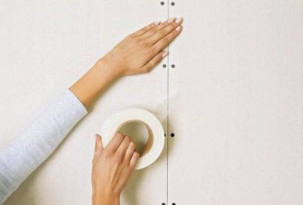 Falscher Deckenventilator: Merkmale der Auswahl und Feinheiten der Selbstinstallation