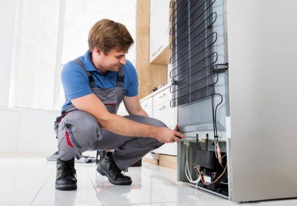 Betanken eines Kühlschranks mit Freon zu Hause: ein Algorithmus zur Ausführung von Arbeiten