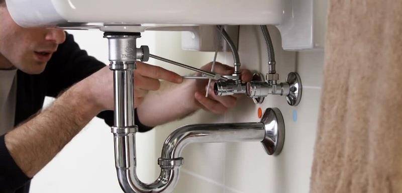 So installieren Sie einen Wasserhahn an einer Spüle: eine detaillierte Analyse der Installationstechnik