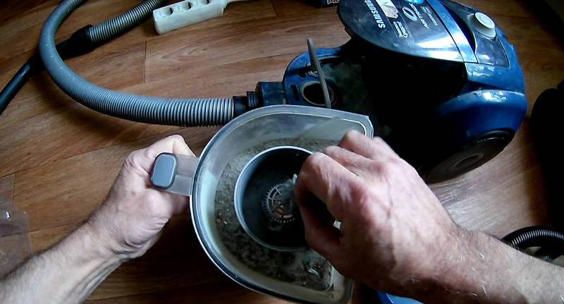 Sådan reparerer du en støvsuger med dine egne hænder: de mest almindelige nedbrud og deres reparation