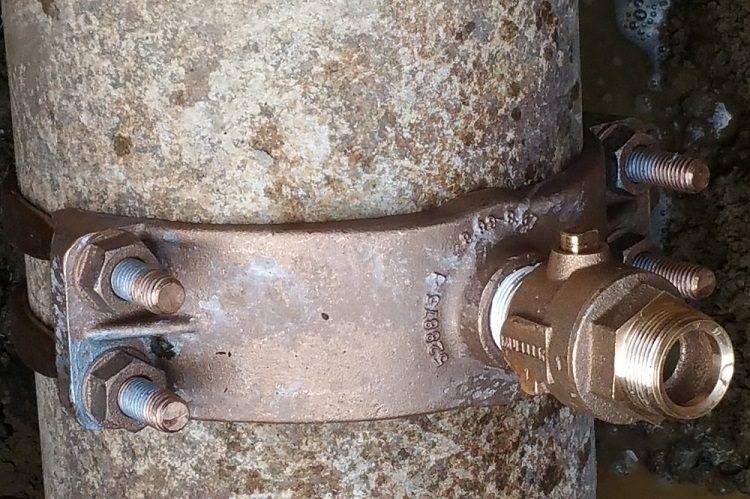 Die Technologie des Anzapfens einer bestehenden Wasserversorgung unter Druck