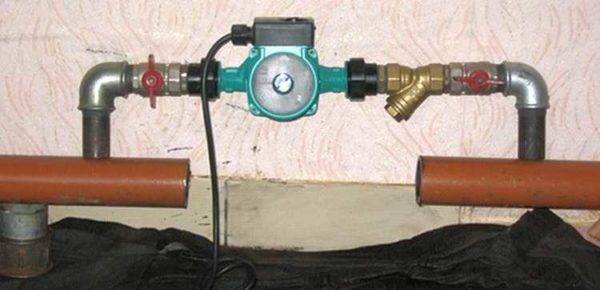 Installation af en pumpe i et varmesystem: en analyse af de grundlæggende installationsregler og tricks