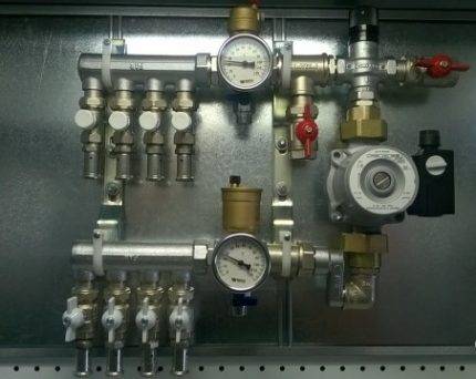So berechnen Sie einen warmen Fußboden am Beispiel eines Wassersystems