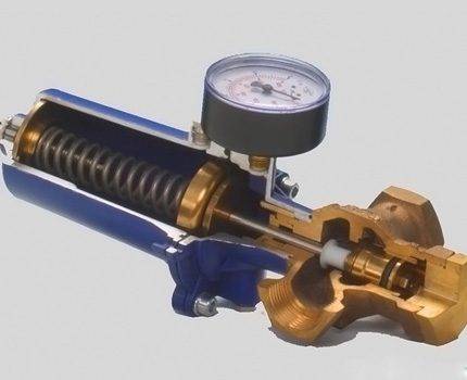 Power Unit Relay: Montering og justering af en differenstrykføler til vandtryk