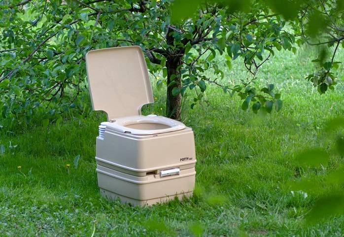 So wählen Sie die beste Flüssigkeit für Trockenklosetts aus: Arten von Splittern, worauf Sie bei der Produktauswahl achten sollten, eine Übersicht über die 7 beliebtesten Optionen für mobile Toiletten, ihre Vor- und Nachteile