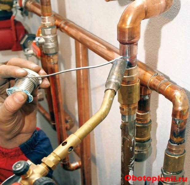 Rohre für Heizkessel: Welche Rohre eignen sich am besten zum Anbinden des Kessels + Installationstipps