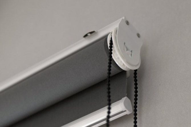 Rollos zum Selbermachen: Schritt-für-Schritt-Anleitung + Nuancen bei der Auswahl eines Stoffes und einer Verdrehungsoption