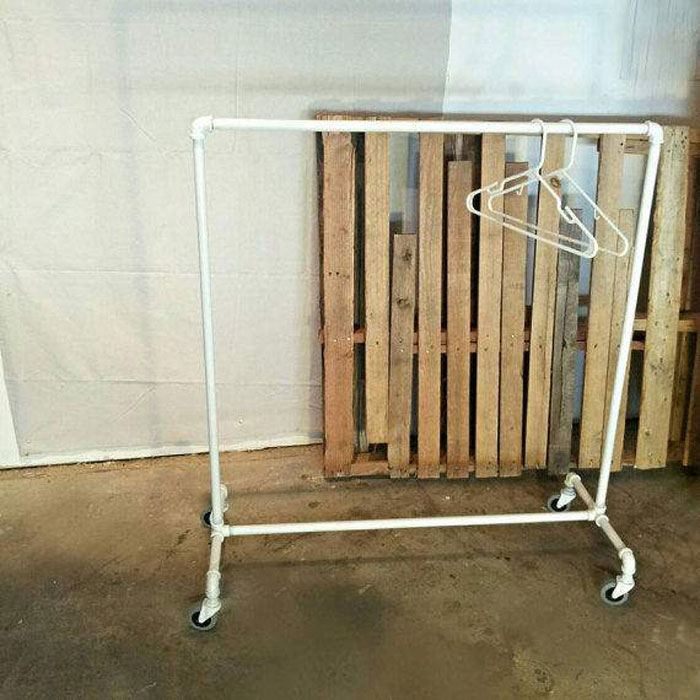 Do-it-yourself-Möbel aus PVC-Rohren, Herstellungs- und Dekorationsphasen