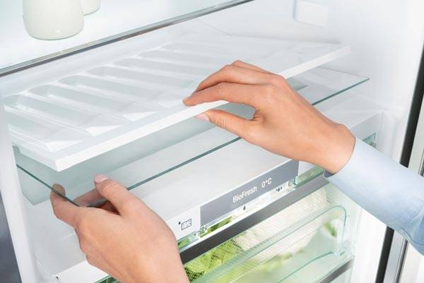 Krigen mod sne: Sådan fjerner du is fra køleskabet uden at afrime det