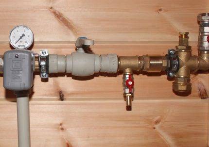 Rückschlagventil für eine Pumpstation: Wozu dient es und wie wird es installiert?