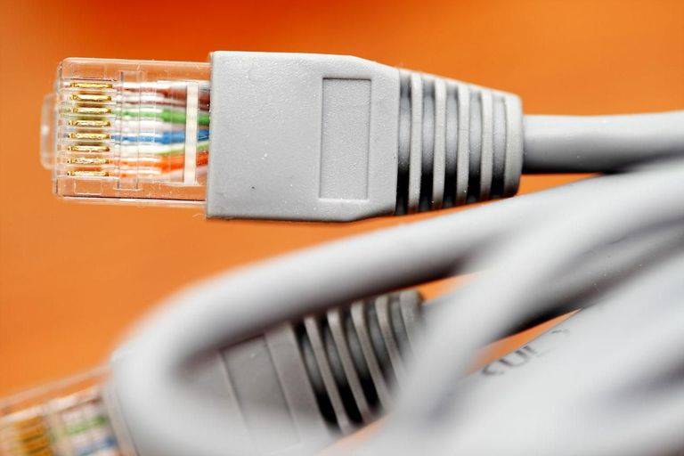 Wie verlängert man das Internetkabel (Netzwerkkabel)?