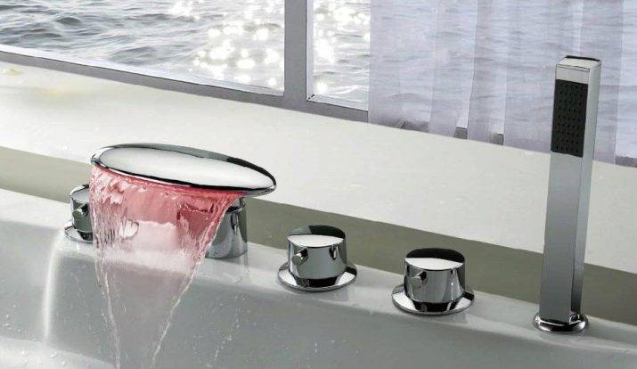 Kaskaden-Wasserfallmischer: Gerät, Vor- und Nachteile + Bewertung der besten Hersteller