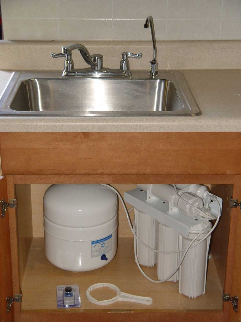 Wie installiere ich einen Wasserfilter?