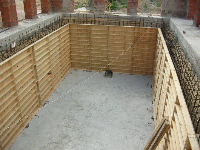Gør-det-selv monolitisk beton septiktank: ordninger og regler for at arrangere en beton septiktank