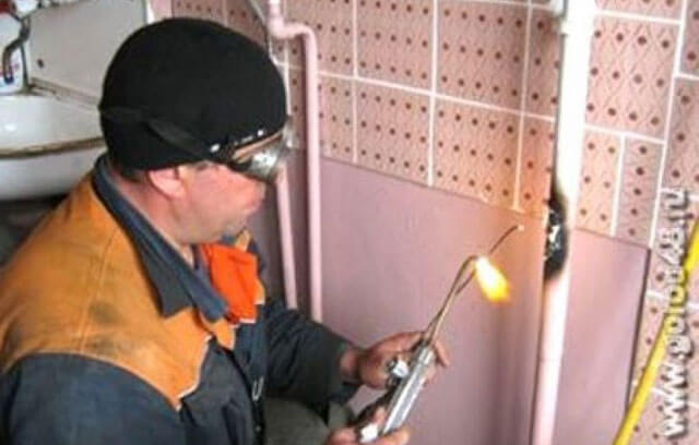 Schneiden einer Gasleitung in einer Wohnung - Anforderungen, Werkzeuge