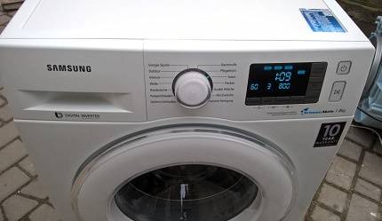Vaskemaskinereparation: En oversigt over 8 almindelige fejl, og hvordan man løser dem
