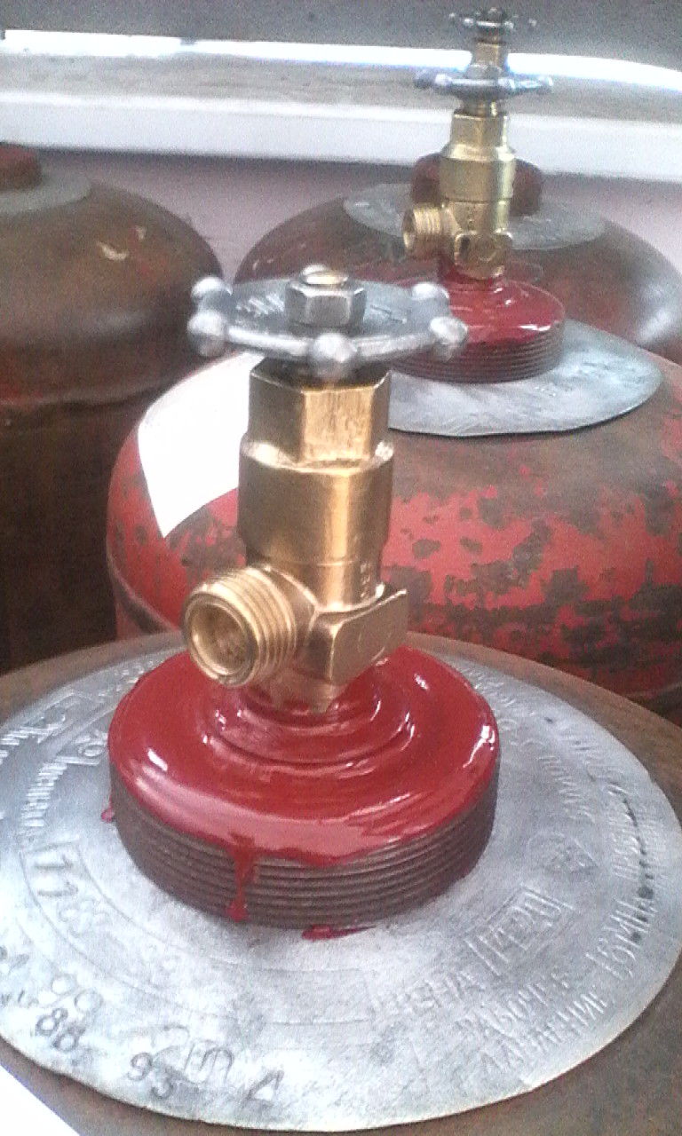 Ventilvorrichtung für Gasflaschen und deren Austausch an der Flasche
