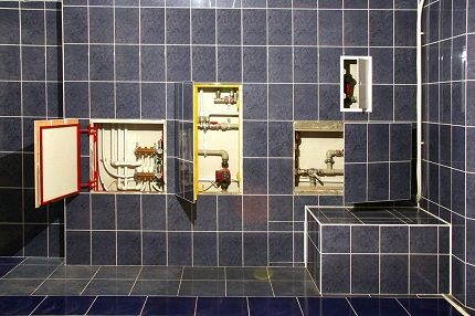 Revisions-Sanitärklappen für Bad und WC: Typen, Platzierungsregeln, Montagemerkmale