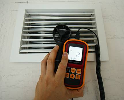 Sådan kontrollerer du ventilationen i lejligheden: regler for kontrol af ventilationskanalerne