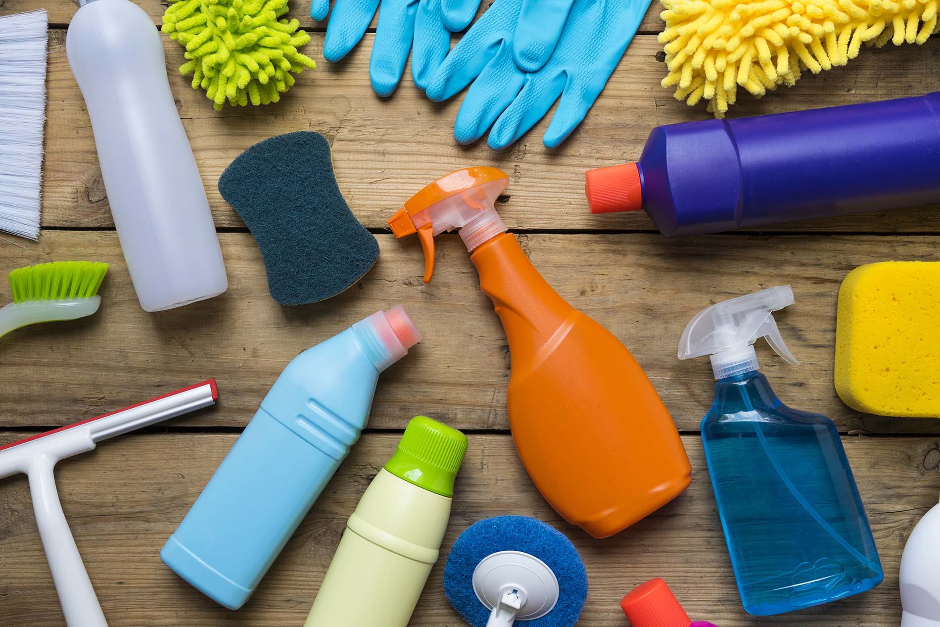 So reinigen Sie die Wohnung schnell und richtig: Schritt-für-Schritt-Anleitung, Tipps für Faule