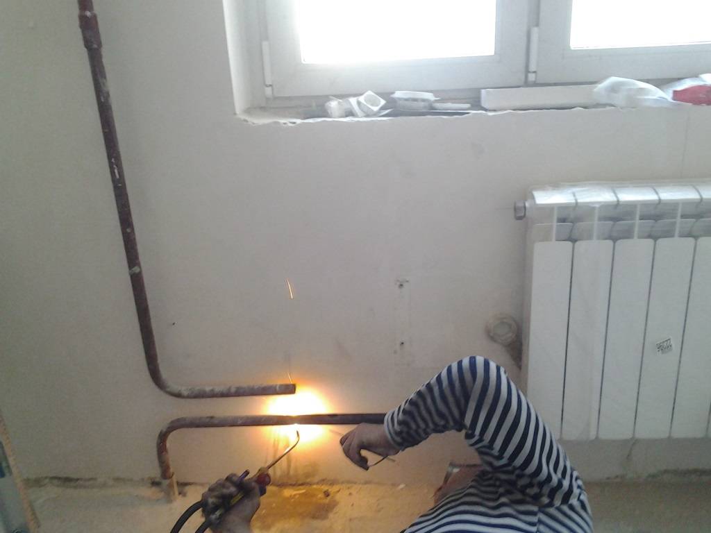 Austausch von Heizbatterien in der Wohnung durch UK (zhek)