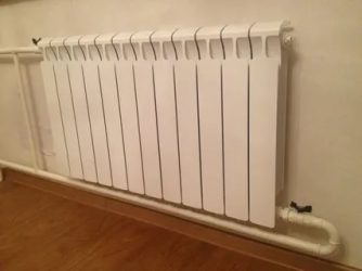 Elektrische Heizkörper: Haupttypen, Vor- und Nachteile von Batterien