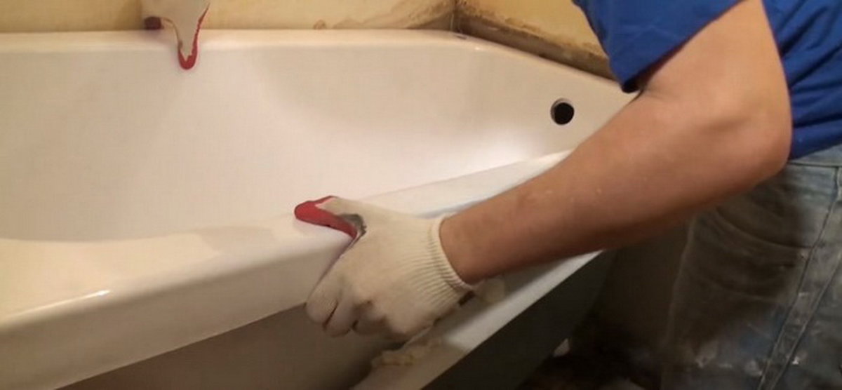 Wannenauskleidung aus Acryl: selbst anbringen