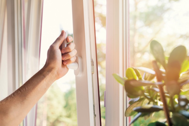 4 Tricks, um einen unangenehmen Geruch in der Wohnung schnell loszuwerden