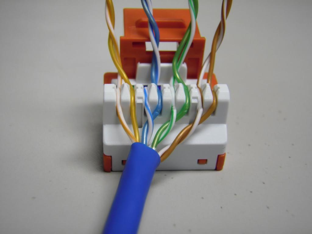 So verlängern Sie das Internetkabel und verschlechtern die Verbindung nicht