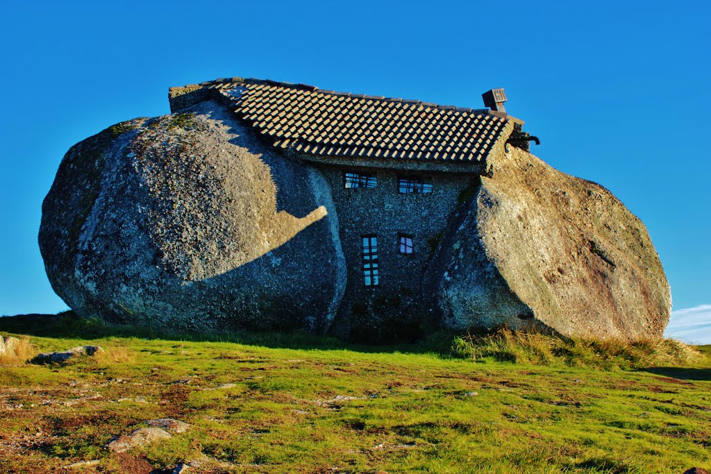 Top 10 der ungewöhnlichsten Häuser der Welt und Russland auf dem Foto