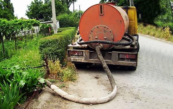 Gør-det-selv septiktank uden pumpning og lugt: enkle løsninger til din dacha