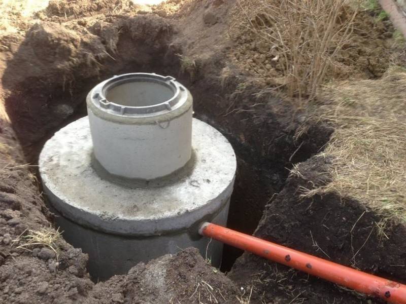 Hvordan man laver en caisson til brønden med deres egne hænder: opførelsen af en beton og metalkonstruktioner