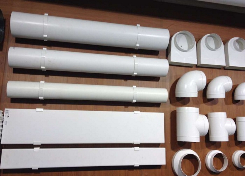 Installation von Lüftungskanälen aus Kunststoff: eine Anleitung zum Bau eines Systems von Polymerrohren