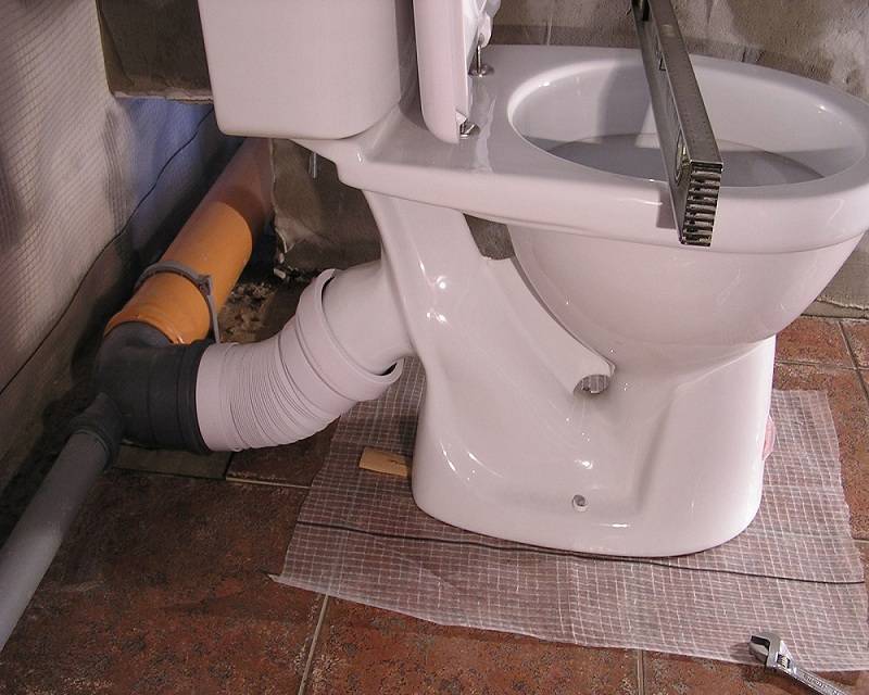 Toiletteninstallation zum Selbermachen: Schritte und Nuancen des Prozesses