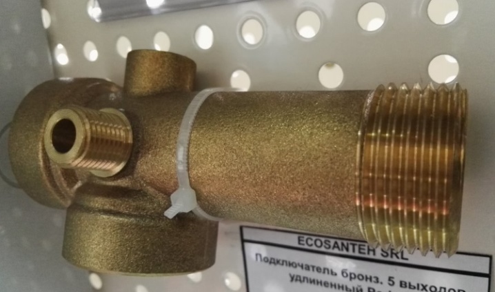 Welche Fittingsdurchmesser werden für den Anschluss der Wasserspeicher benötigt?
